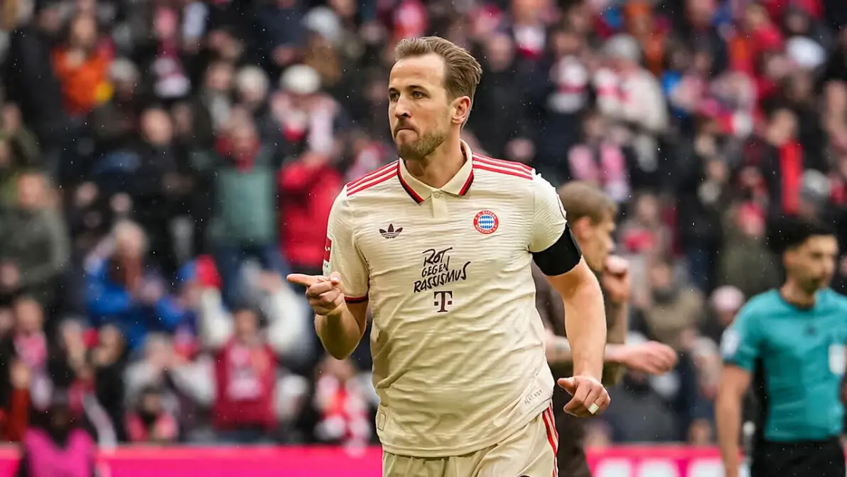 爱游戏体育拜仁新星崭露头角，未来或成球队顶梁柱，图片参加两个.