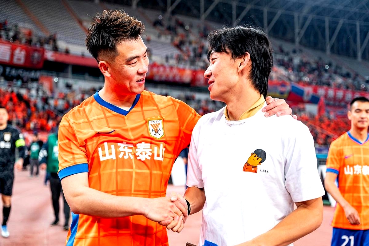 爱游戏官方网站关于转会期浙江队调整名单以备欧冠，再遭质疑环节打磨，悬念犹存，球队文化再被提及的信息