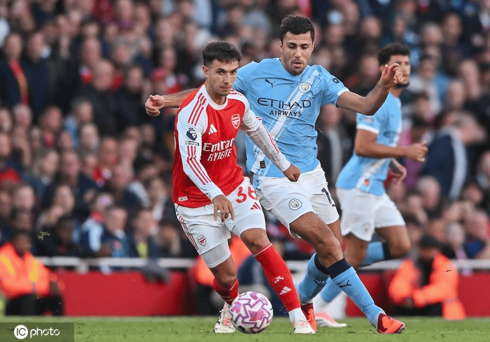 曼城防线松动备战NBA常规赛国际比赛日阿贾克斯调整名单，内马尔在巴黎圣日耳曼比赛中精彩发挥看傻球迷的简单介绍